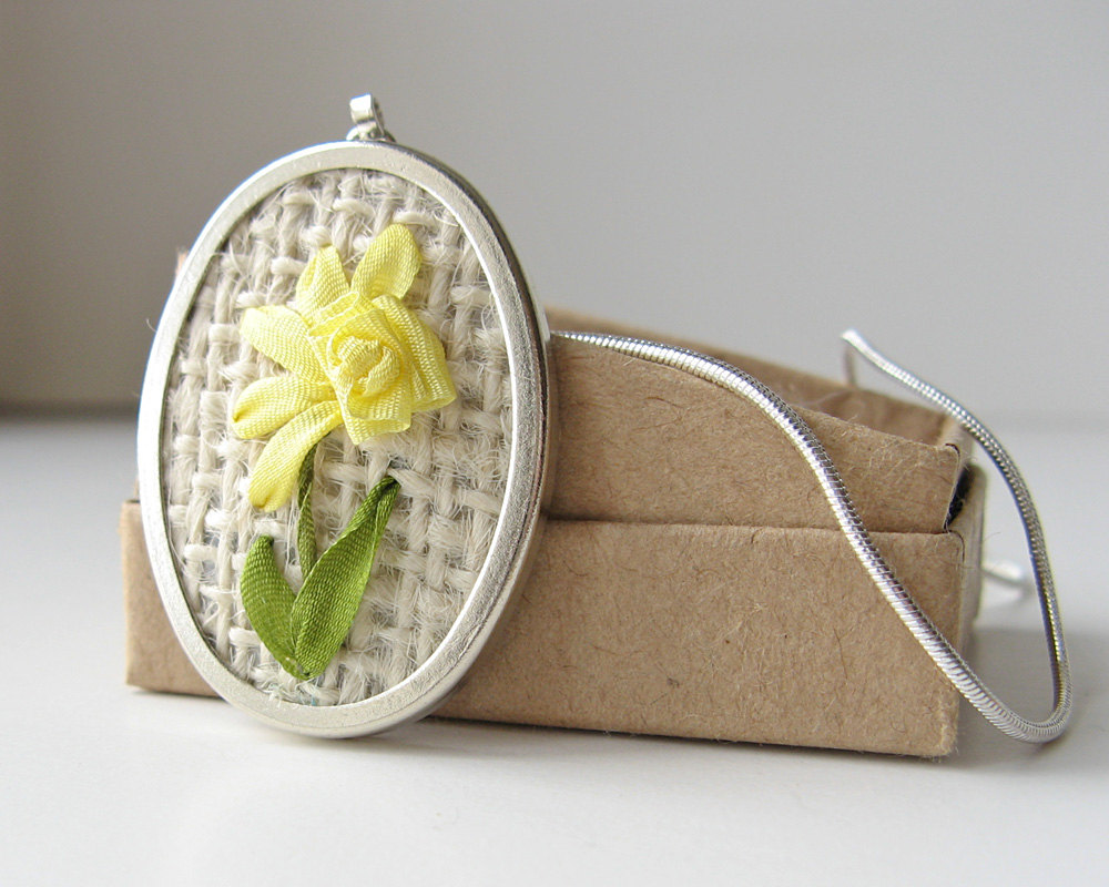 Daffodil Necklace Embroidered Silk Ribbon